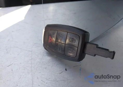 2011 Volvo S40 T5/T5 R-Design из США, поврежденный, VIN YV1672MS8B2539058